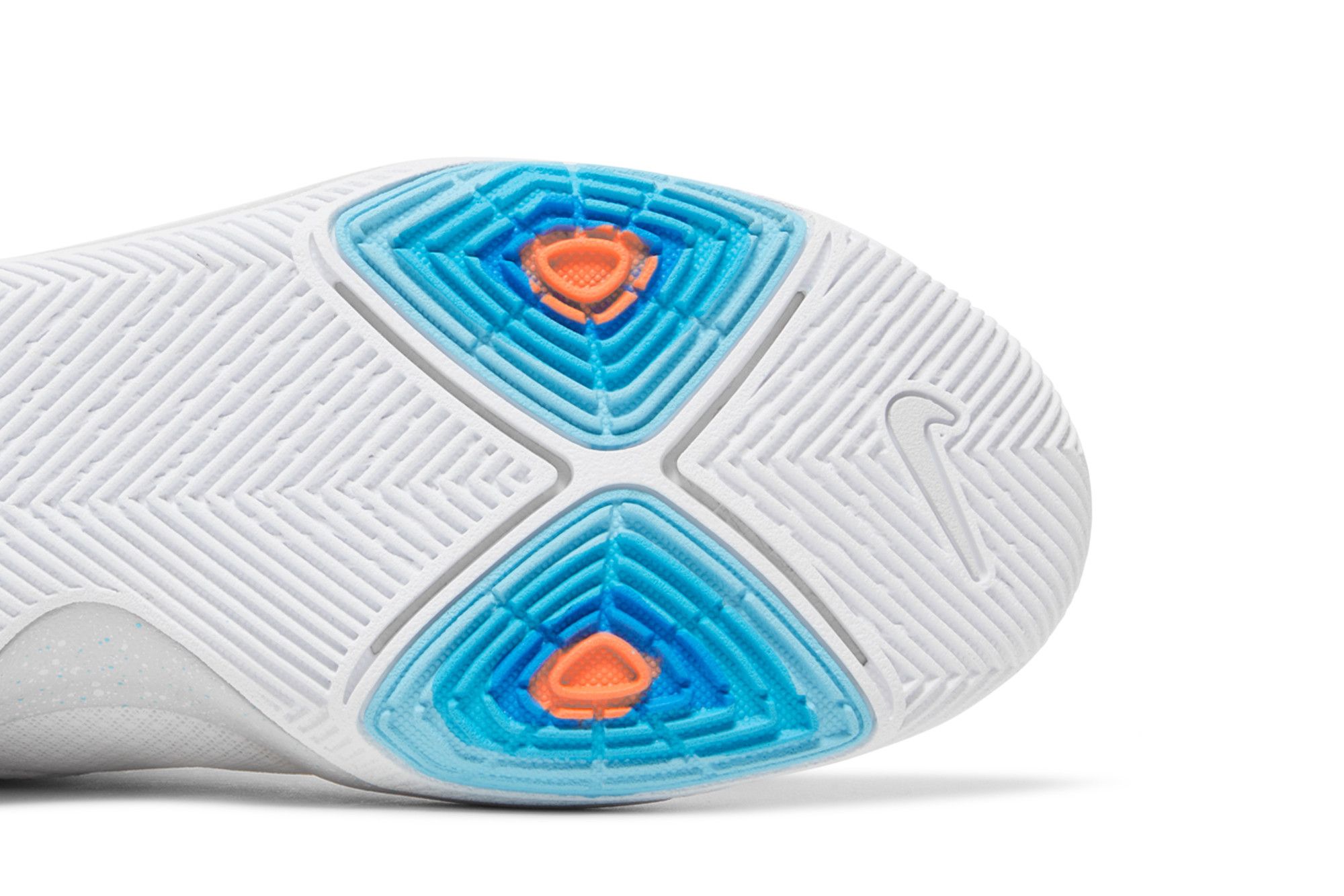Kyrie 3 traction top