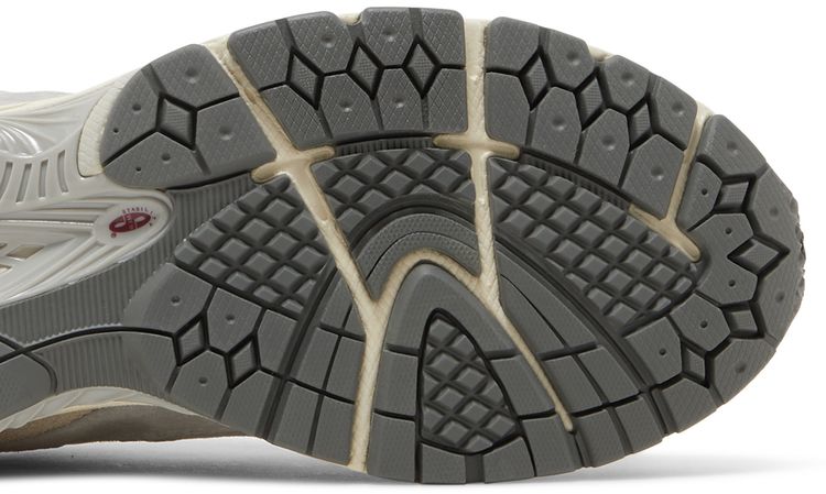 New Balance 2002R Lunar New Year   Concrete