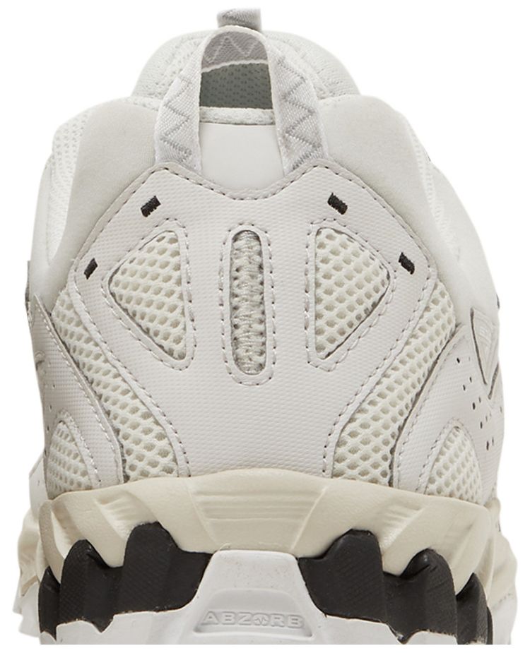 New Balance 610 Nimbus Cloud Black