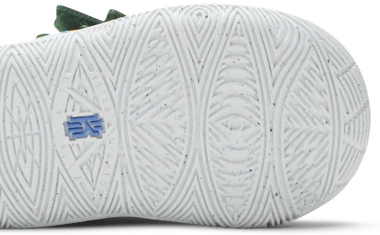 SpongeBob SquarePants x Nike Kyrie 5 TD Pineapple House