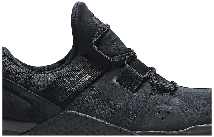 Nike Tech Trainer Triple Black