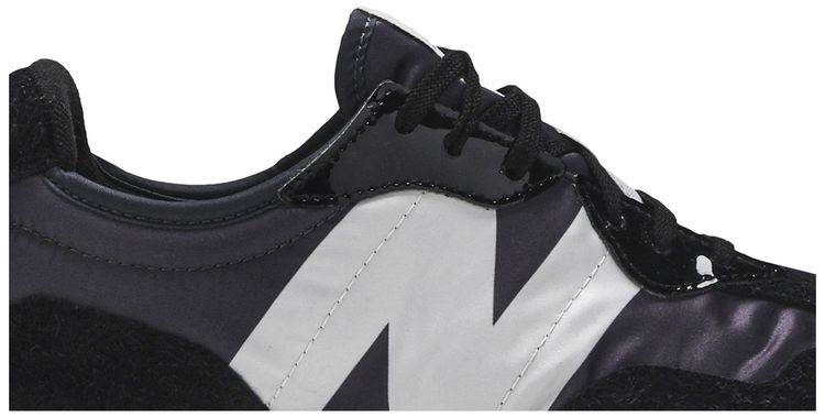 New Balance Wmns 327 Black Grey