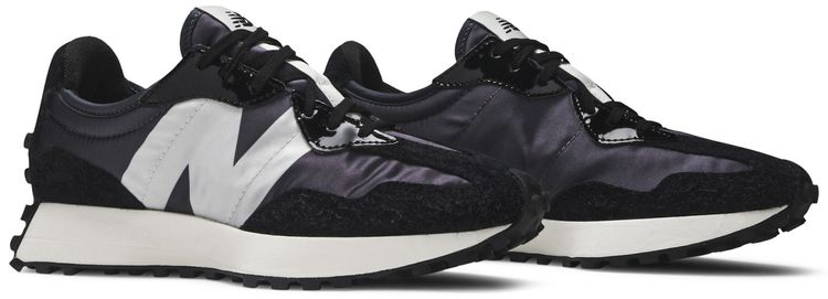 New Balance Wmns 327 Black Grey