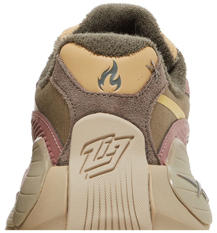 Reebok Street Fighter x Zig Kinetica 25 Dhalsim