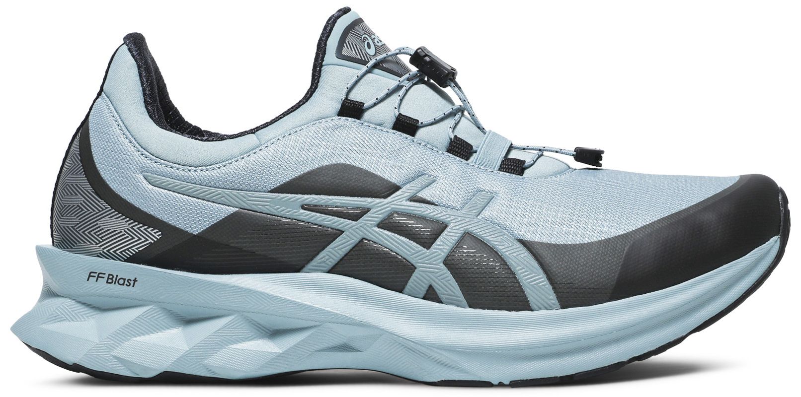 novablast sneakers