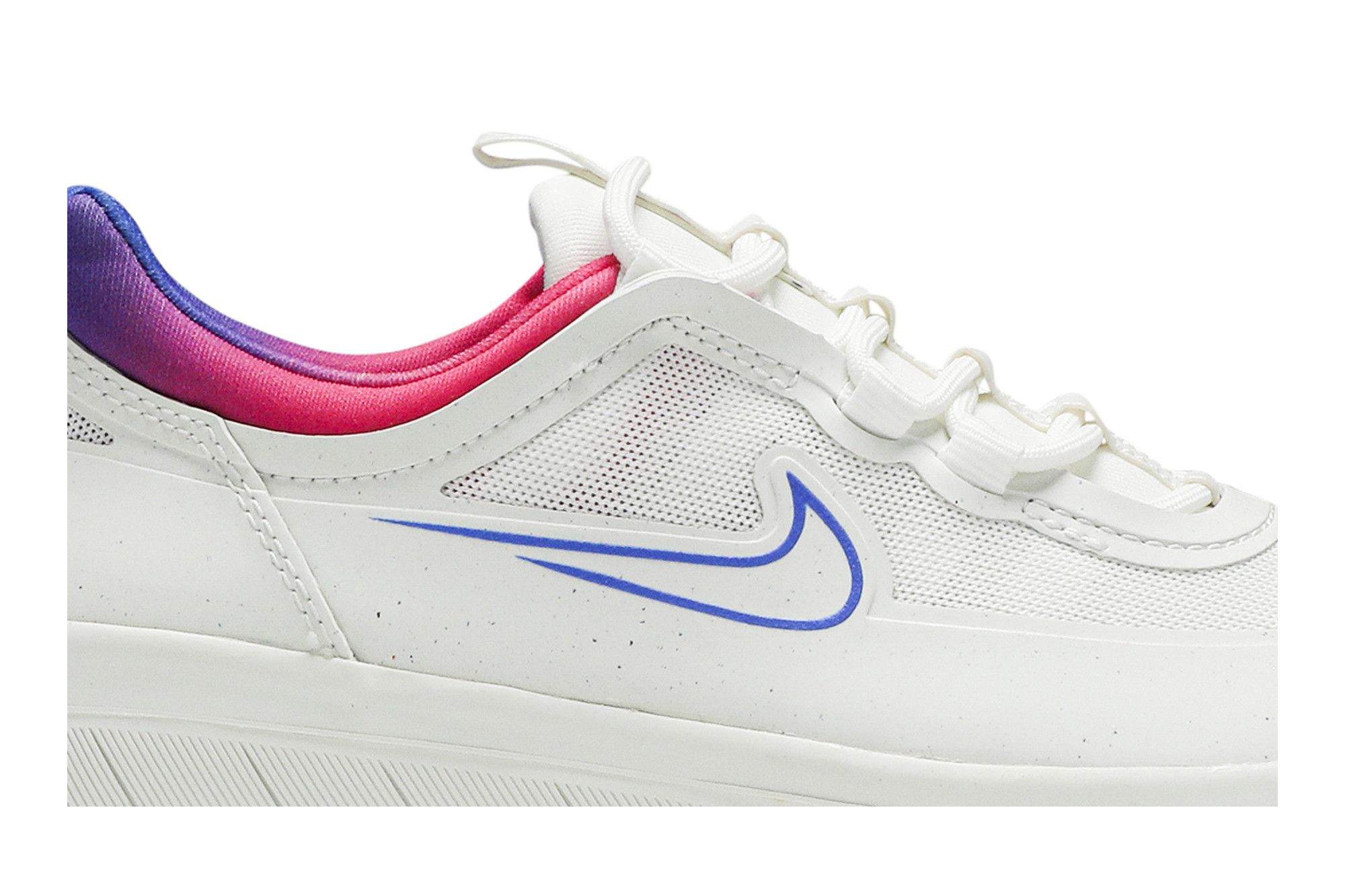 Nike nyjah free pink top