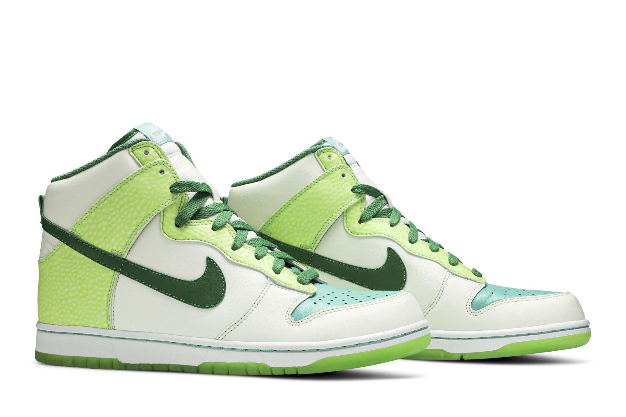 Nike dunk glow in the dark 2 hot sale