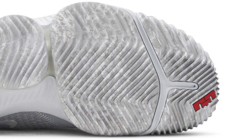 Nike LeBron 16 Low Wolf Grey