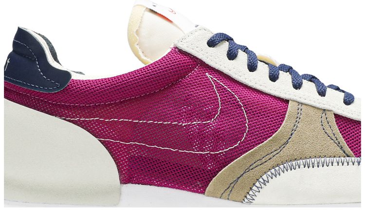 Nike Daybreak Type Cactus Flower