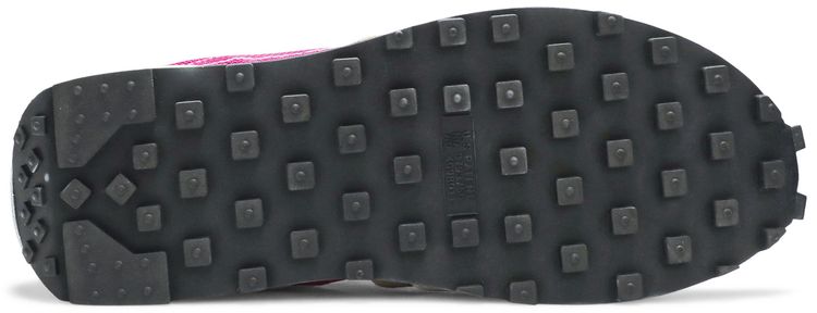 Nike Daybreak Type Cactus Flower