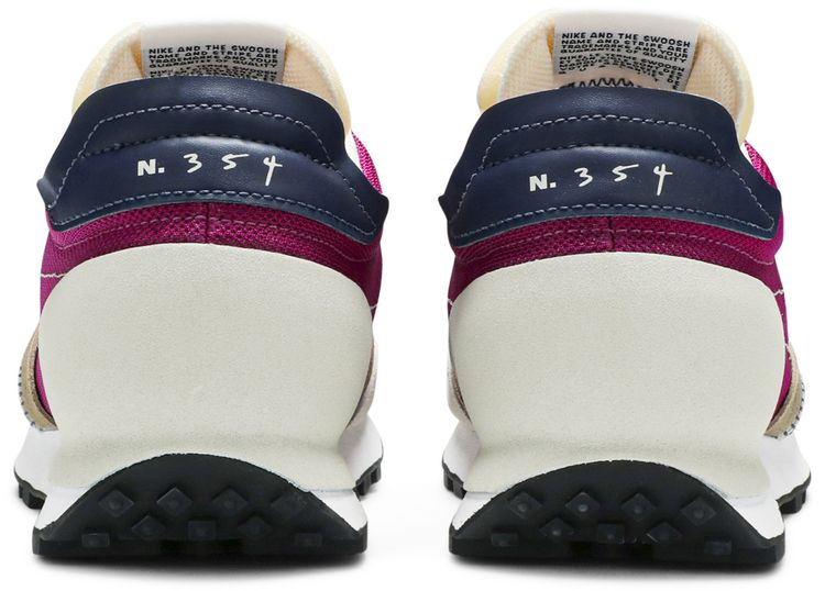 Nike Daybreak Type Cactus Flower