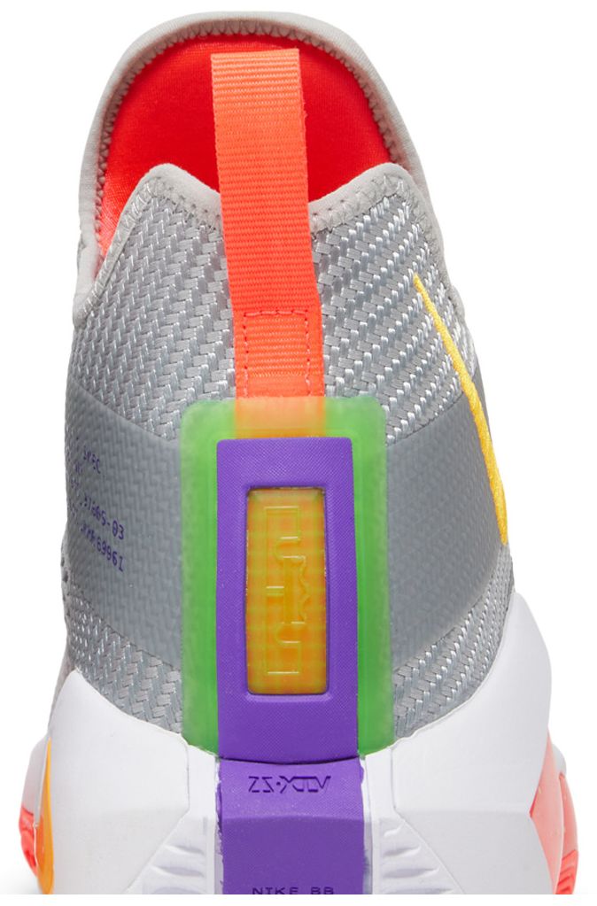 LeBron Soldier 14 Hare