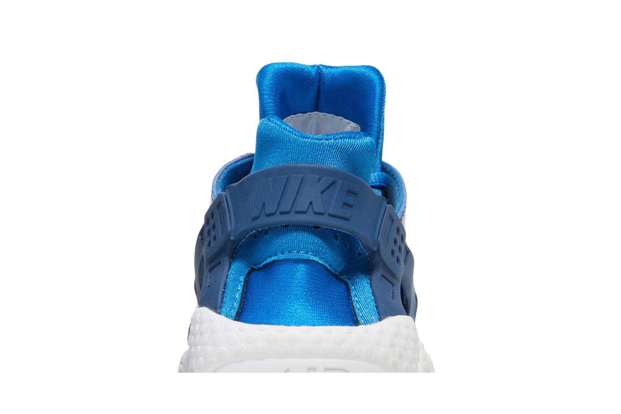 Huarache bianche outfit top