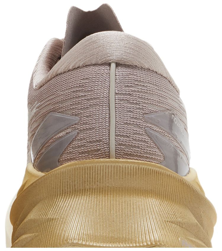 Asics Wmns Novablast 3 Fawn Mineral Beige
