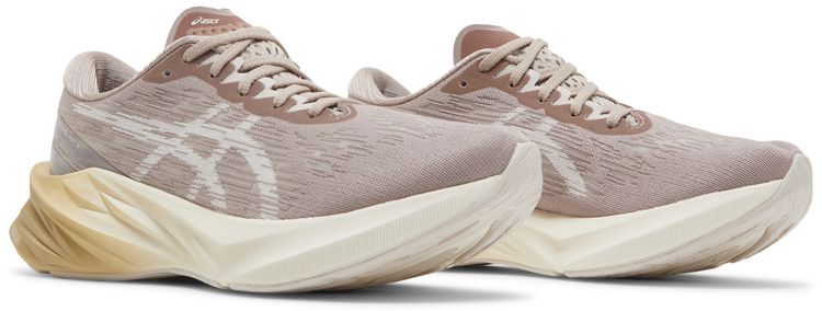 Asics Wmns Novablast 3 Fawn Mineral Beige