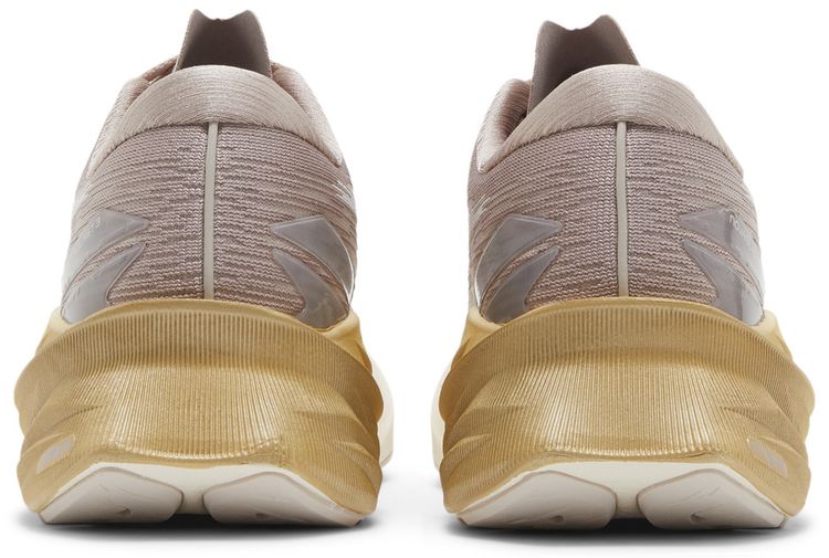 Asics Wmns Novablast 3 Fawn Mineral Beige