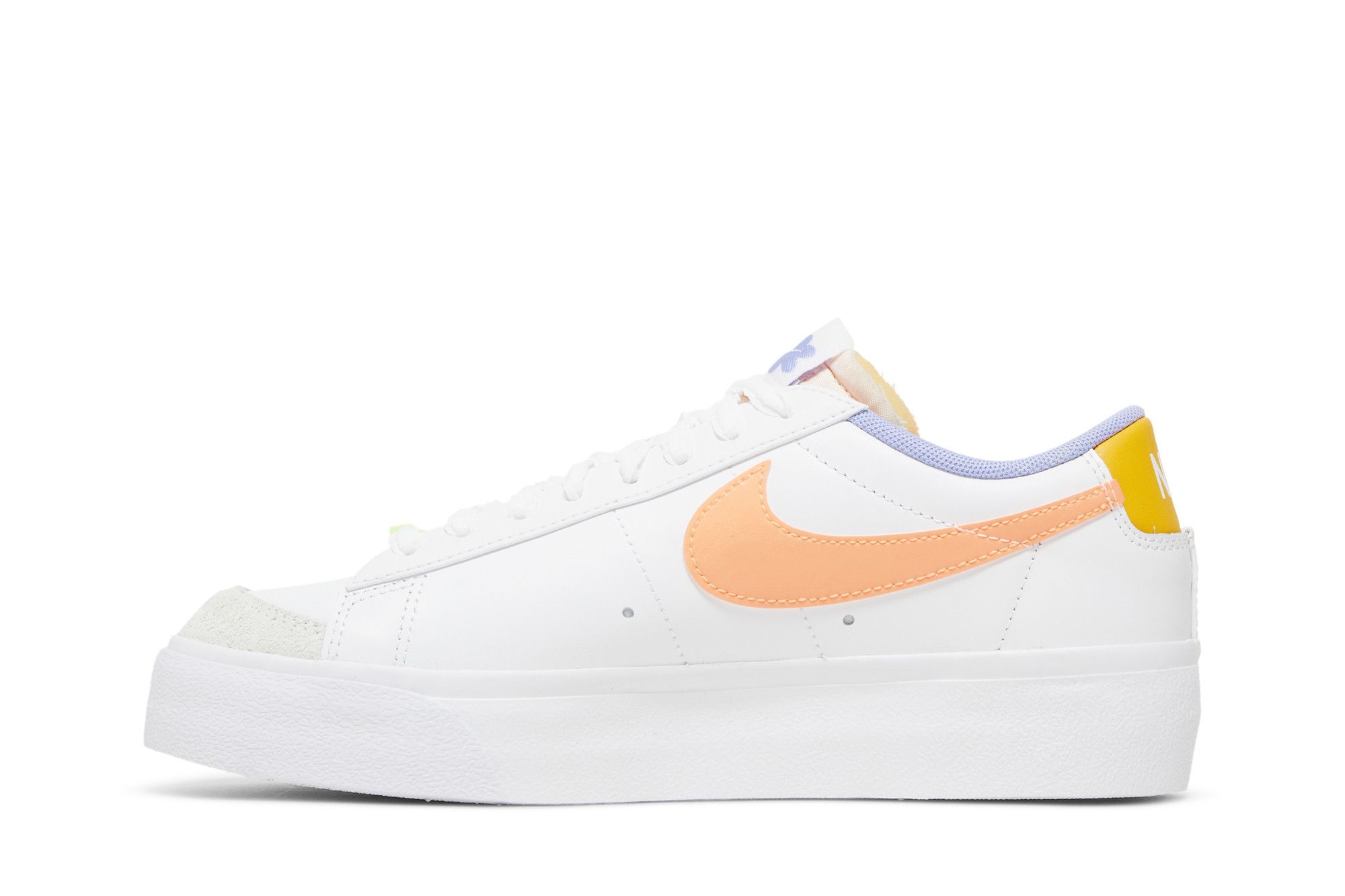 Nike blazer low le pink store