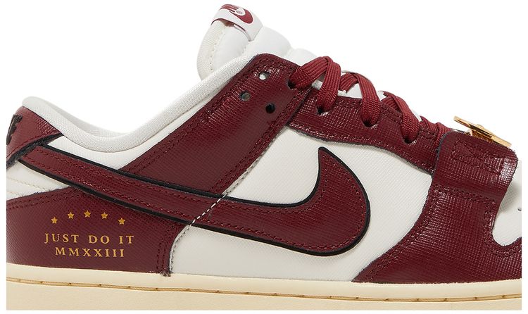 Nike Wmns Dunk Low SE Sisterhood   Team Red