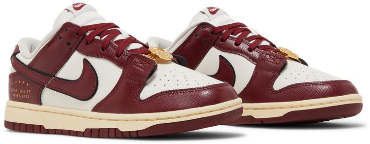 Nike Wmns Dunk Low SE Sisterhood   Team Red