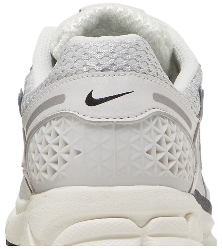 Wmns Air Zoom Vomero 5 Photon Dust Metallic Silver