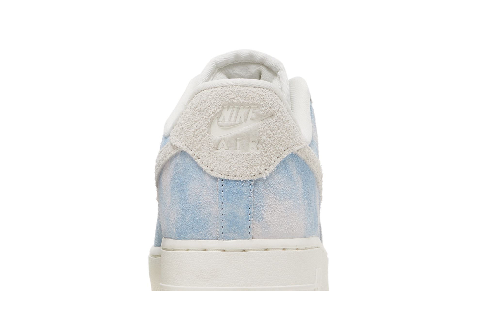 Buy Wmns Air Force 1 '07 SE 'Clouds' - FD0883 400 | GOAT