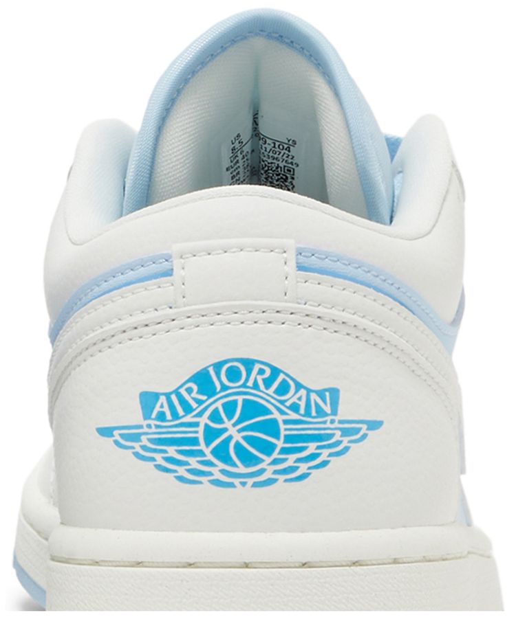 Wmns Air Jordan 1 Low SE Reverse Ice Blue