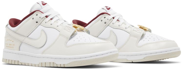Nike Wmns Dunk Low SE Sisterhood