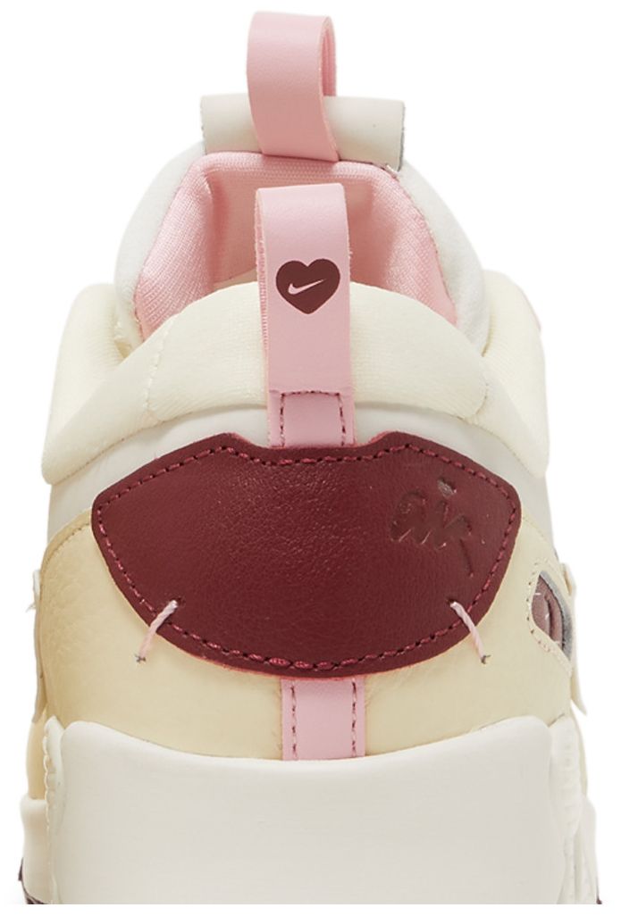 Nike Wmns Air Max 90 Futura Valentines Day