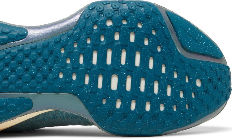 ZoomX Invincible Run Flyknit 3 Noise Aqua