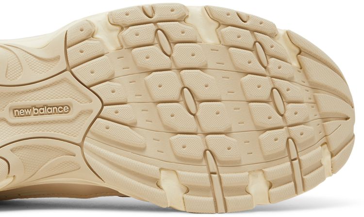 New Balance 530 Beige Angora