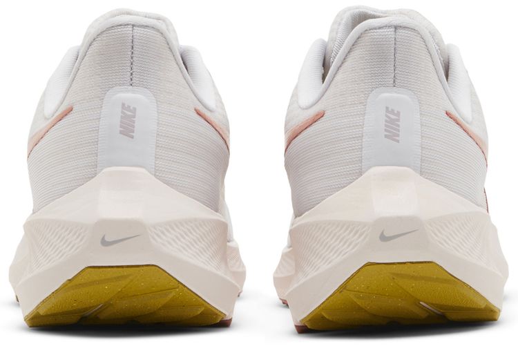 Nike Wmns Air Zoom Pegasus 39 Whisper Madder Root