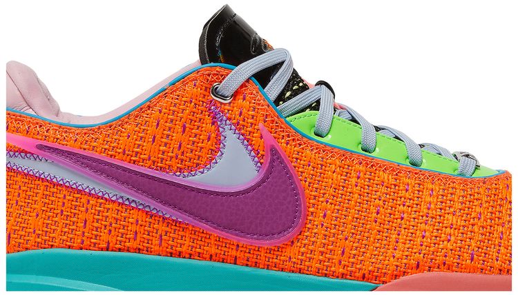 LeBron 20 Chosen 1