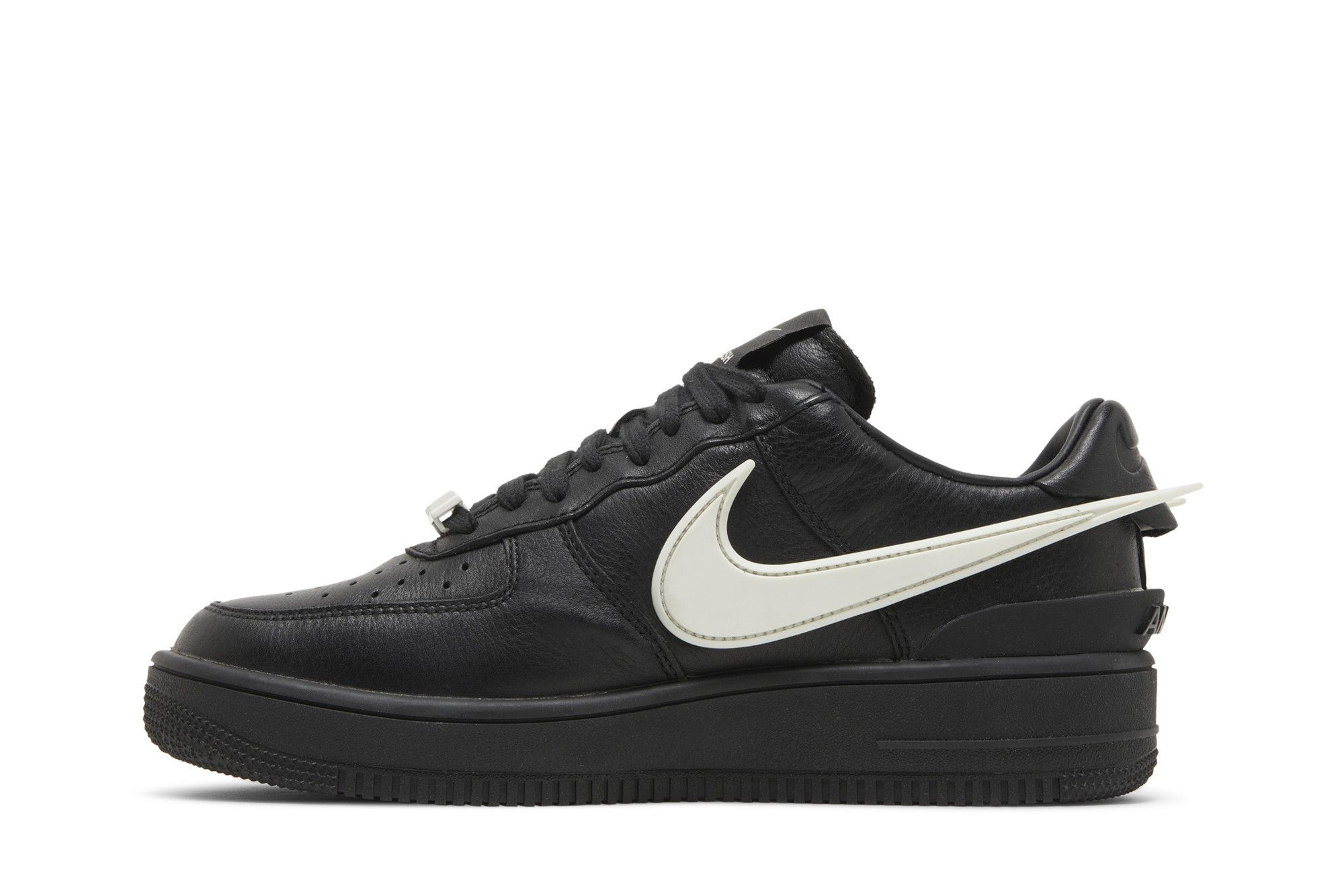 スーパーセール 50％（福袋 Buy AMBUSH GOAT | 001 DV3464 - 'Black' Low 1 Force Air x アクセサリー