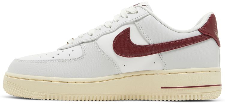 Nike Wmns Air Force 1 07 SE Sisterhood   Team Red