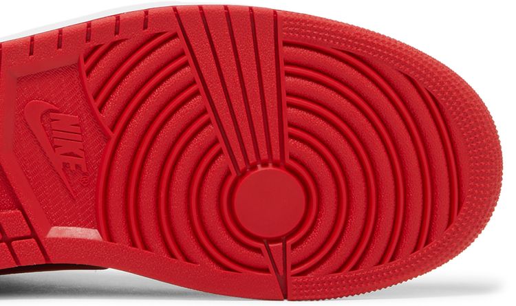 Air Jordan 1 High FlyEase Bred