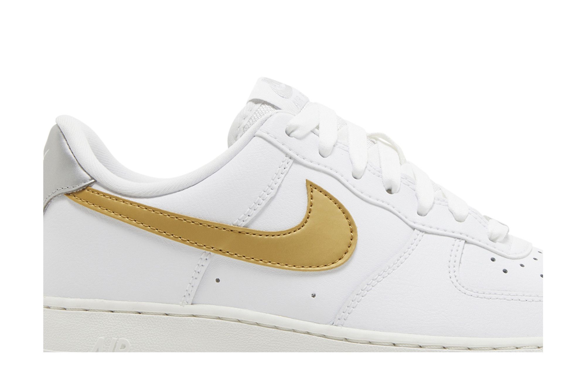 Nike air force with gold tick discount
