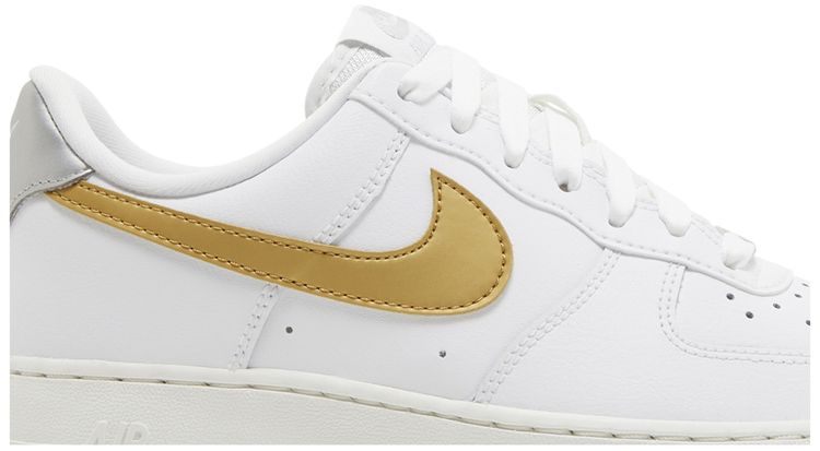 Nike Wmns Air Force 1 07 White Metallic Gold