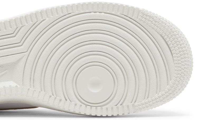 Nike Wmns Air Force 1 07 White Metallic Gold