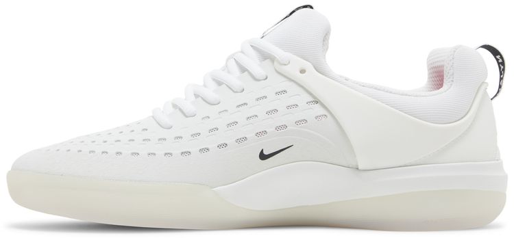 Zoom Nyjah 3 SB White Black