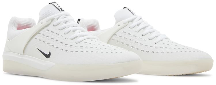 Zoom Nyjah 3 SB White Black
