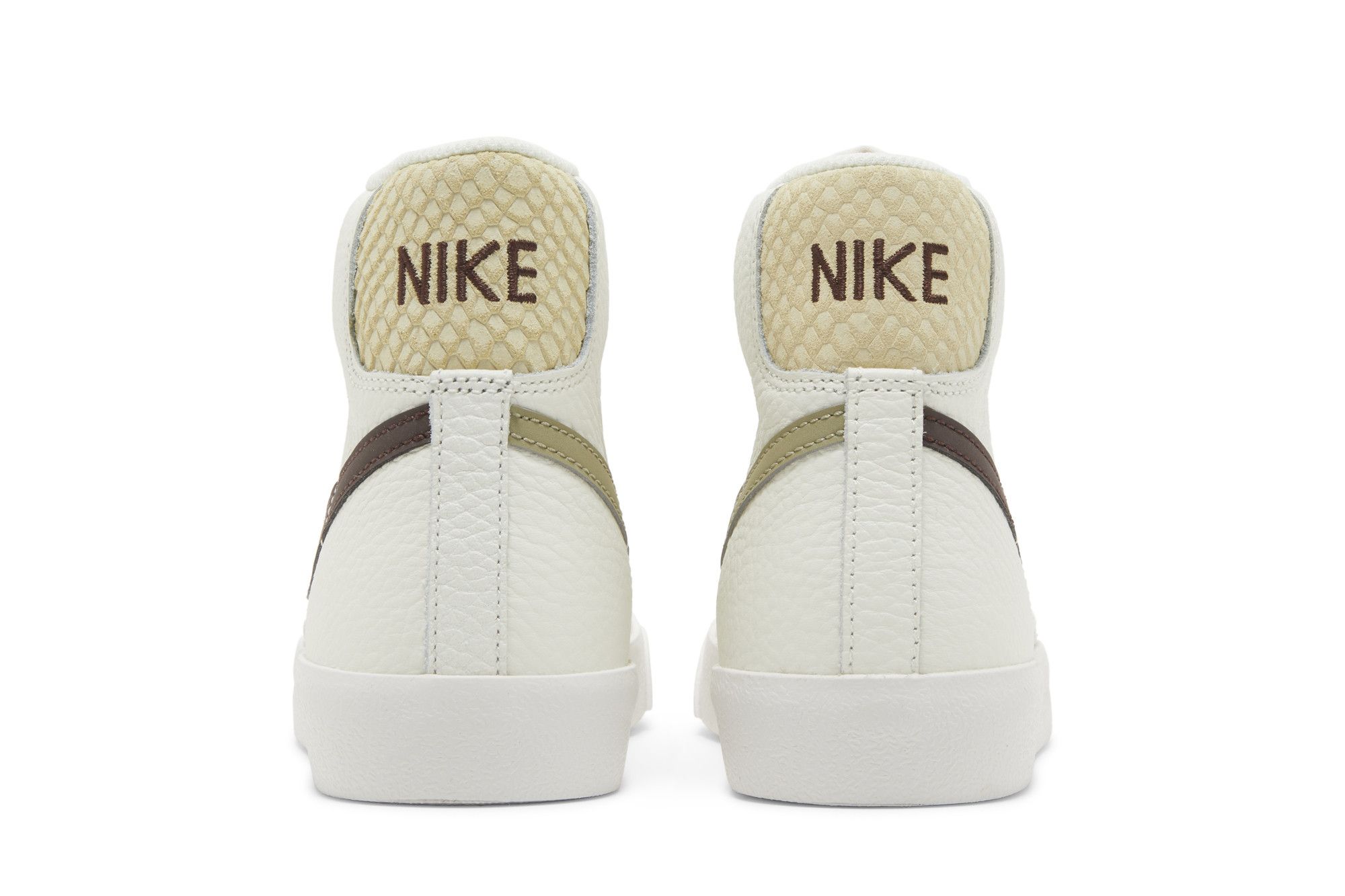 【NEW限定品】 Wmns Buy Blazer GOAT | 100 FD0805 - Heel' 'Python '77 Mid スニーカー