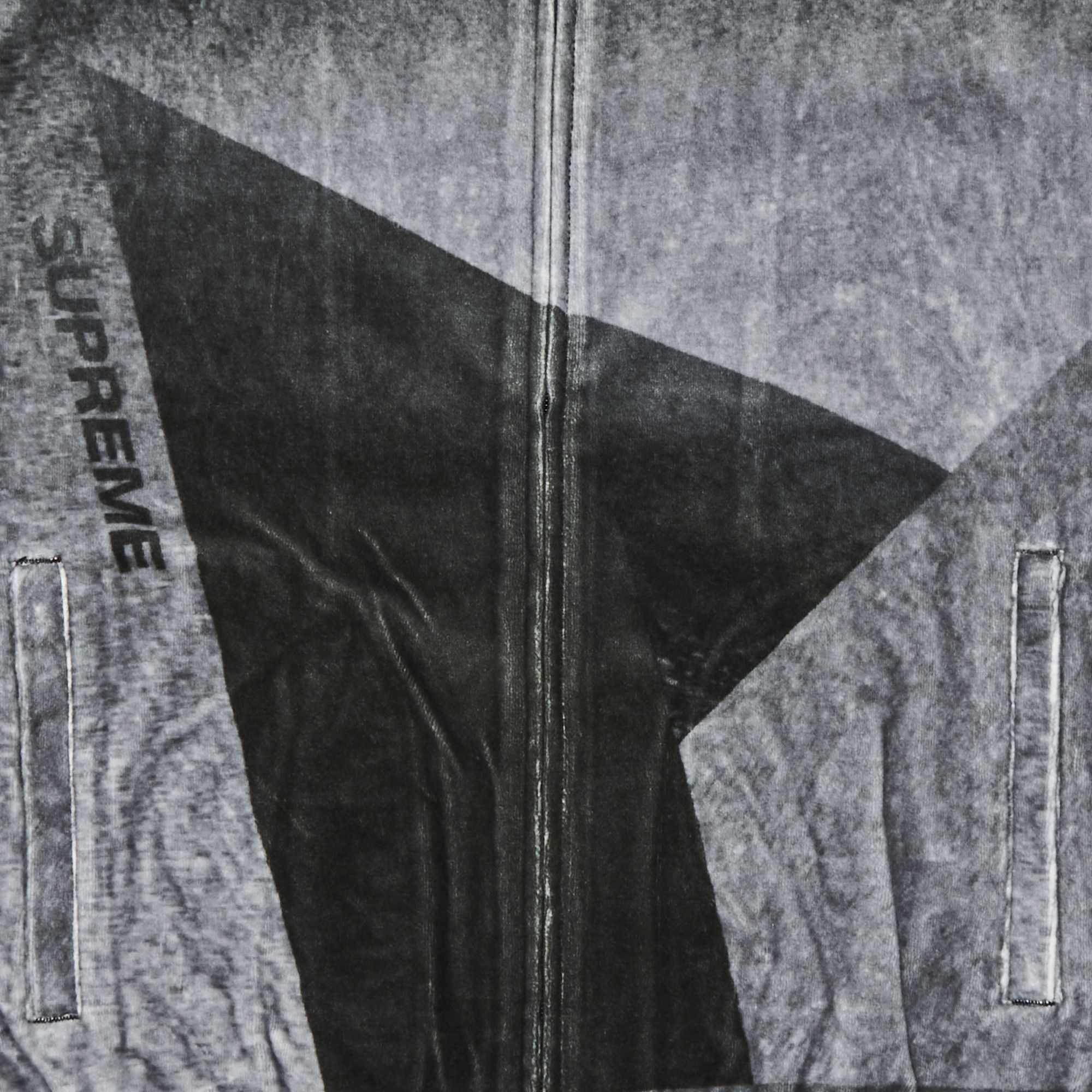 送料無料商品 |  公式 オンライン Buy BLACK SS23J55 - 'Black' Jacket Track Velour Geo Supreme ダウンジャケット