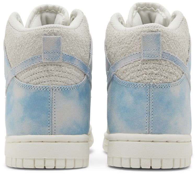 Nike Wmns Dunk High SE Clouds