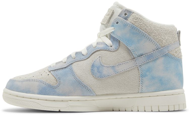 Nike Wmns Dunk High SE Clouds