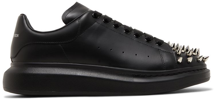 Alexander McQueen Oversized Sneaker Studded   Black