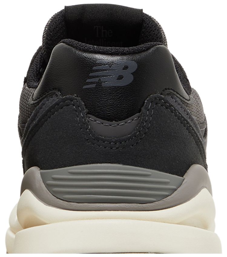 New Balance 5740 Big Kid Black Moonbeam