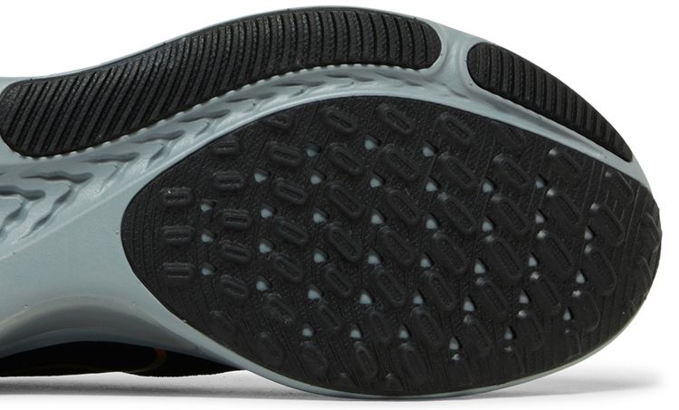 React Miler 2 Black Metallic Gold