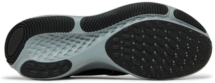 React Miler 2 Black Metallic Gold