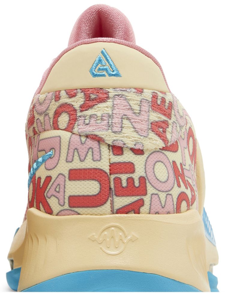 Zoom Freak 4 Letter Bros   Coral
