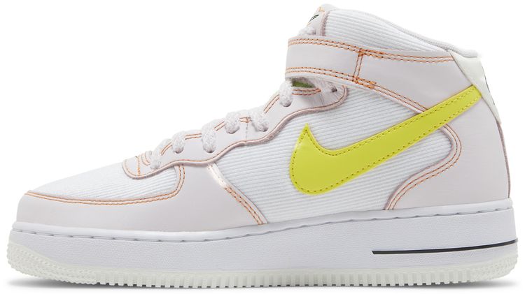 Nike Wmns Air Force 1 07 Mid Feel Love